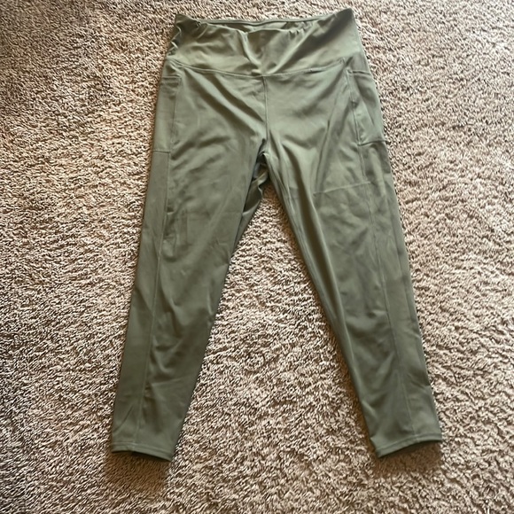 Adrienne Vittadini Olive Green Athletic Leggings - Picture 3 of 8